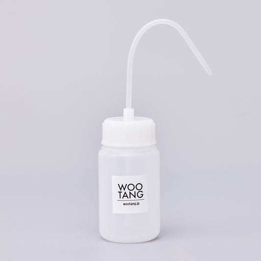 水やり用のボトル